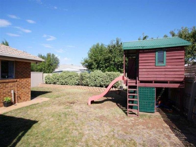 6 Barrell Court, Delahey VIC 3037