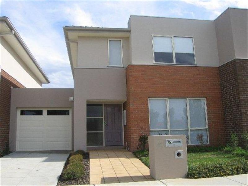 11 Wentworth Drive, Taylors Lakes VIC 3038