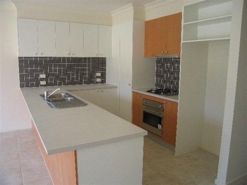 11 Wentworth Drive, Taylors Lakes VIC 3038