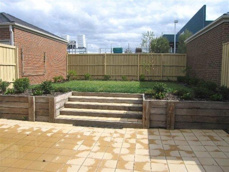 11 Wentworth Drive, Taylors Lakes VIC 3038