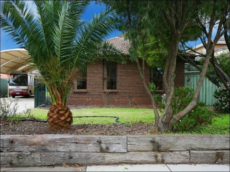 4 Breadalbane Court, Sydenham VIC 3037