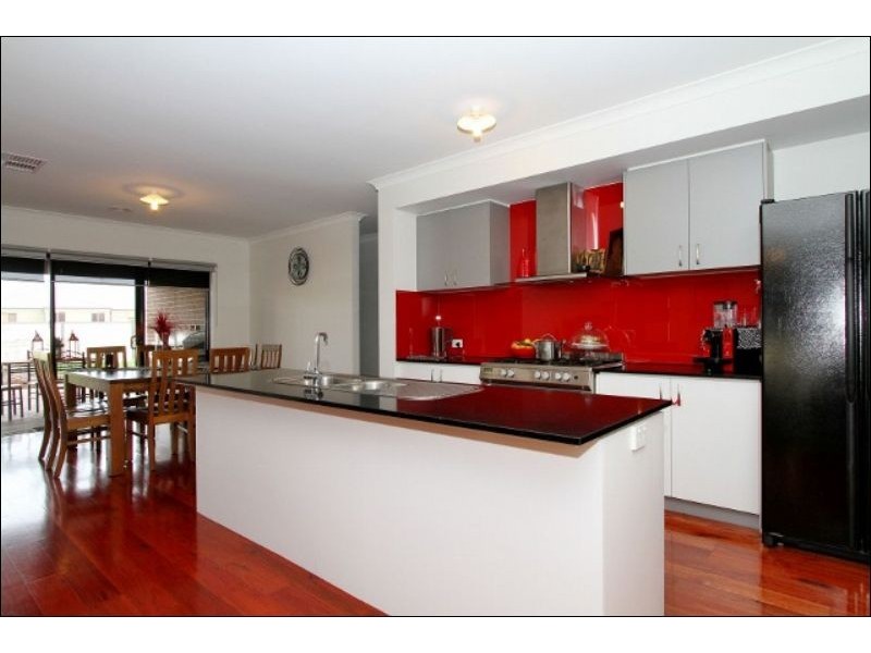 28 Jacaranda Drive, Taylors Hill VIC 3037