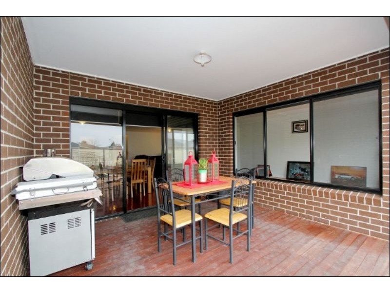 28 Jacaranda Drive, Taylors Hill VIC 3037