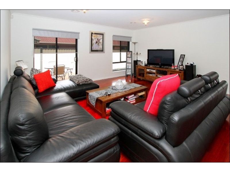 28 Jacaranda Drive, Taylors Hill VIC 3037