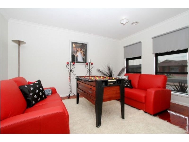 28 Jacaranda Drive, Taylors Hill VIC 3037