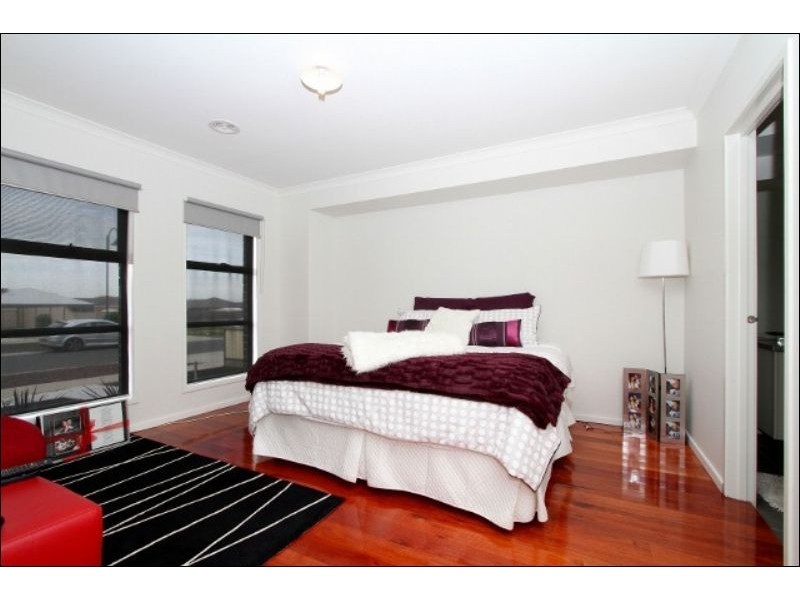 28 Jacaranda Drive, Taylors Hill VIC 3037