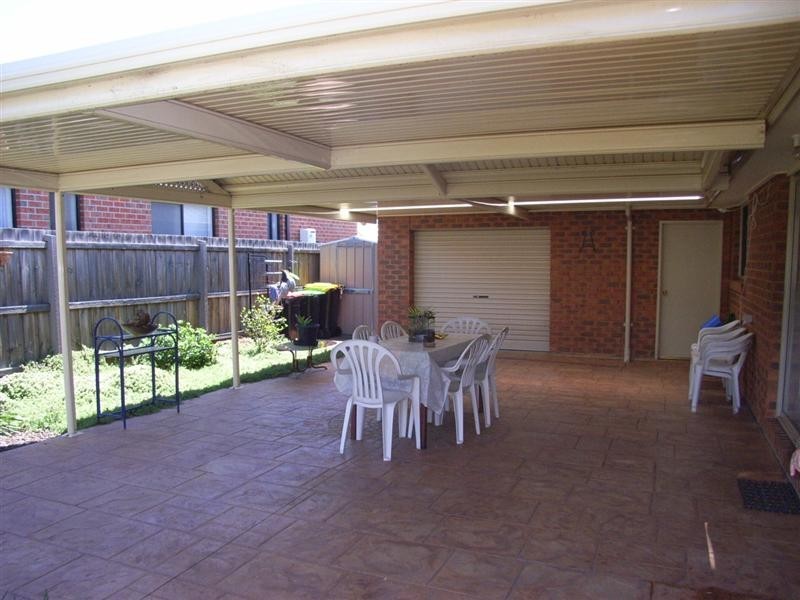 4 Benshaw Court, Hillside VIC 3037