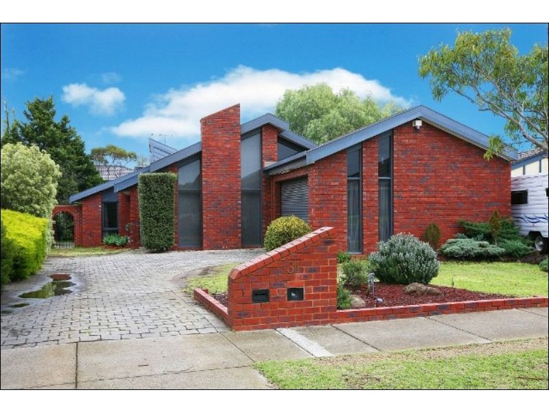 31 Prince Albert Crescent, Taylors Lakes VIC 3038
