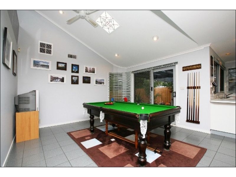 31 Prince Albert Crescent, Taylors Lakes VIC 3038