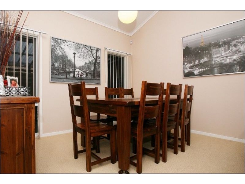 31 Prince Albert Crescent, Taylors Lakes VIC 3038