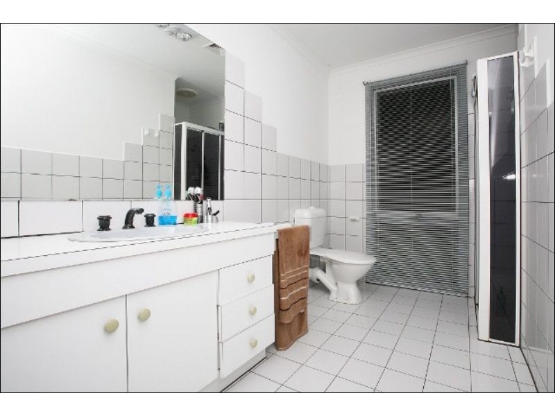 31 Prince Albert Crescent, Taylors Lakes VIC 3038