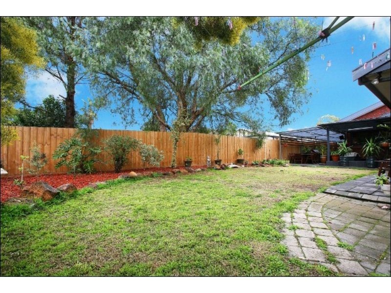 31 Prince Albert Crescent, Taylors Lakes VIC 3038