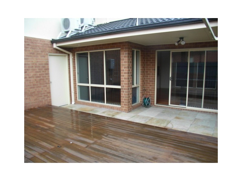 1/149 Roberts Street, Essendon VIC 3040