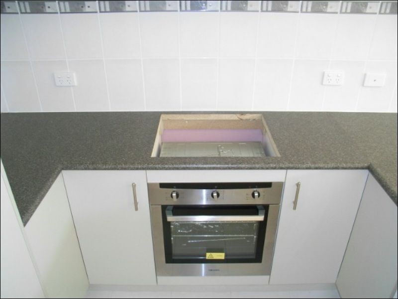 8 Kim Lane, Melton West VIC 3337