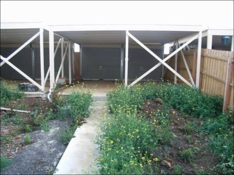 8 Kim Lane, Melton West VIC 3337