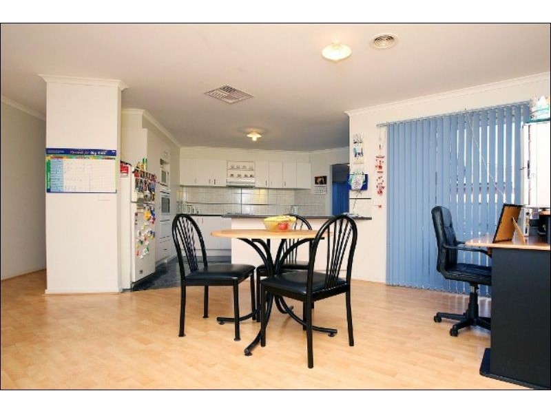 21 Brindalee Way, Hillside VIC 3037