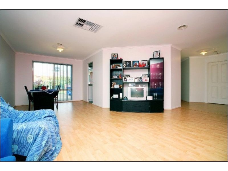 21 Brindalee Way, Hillside VIC 3037