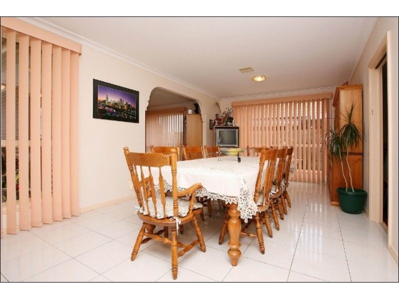 33 Cynthia Court, Hillside VIC 3037