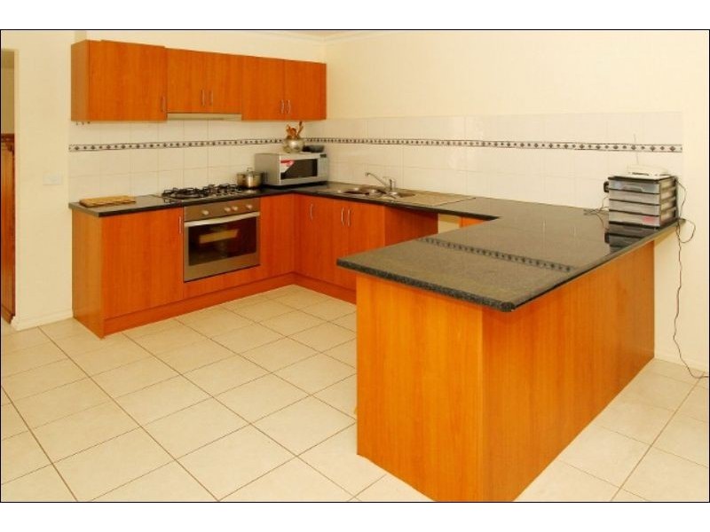 1/18 Westminster Street, Hillside VIC 3037