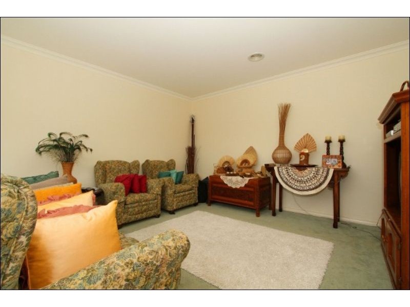 1/18 Westminster Street, Hillside VIC 3037