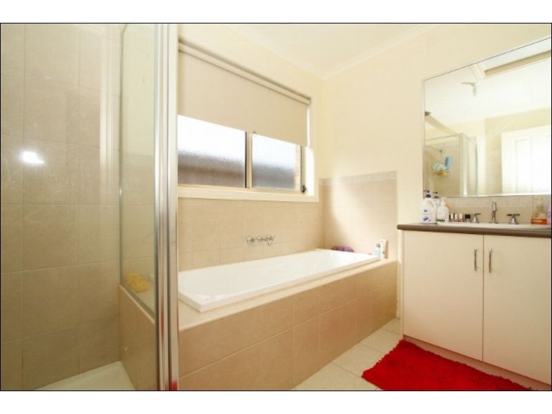 1/18 Westminster Street, Hillside VIC 3037