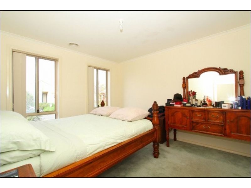 1/18 Westminster Street, Hillside VIC 3037