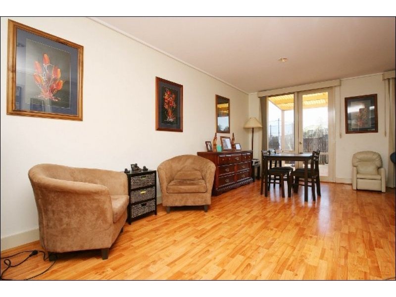 34 Village Avenue, Taylors Lakes VIC 3038