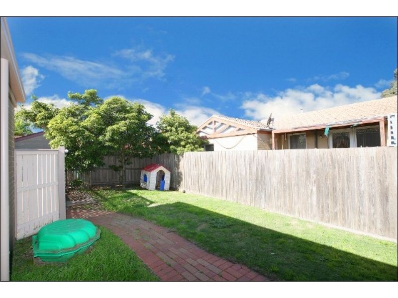 34 Village Avenue, Taylors Lakes VIC 3038