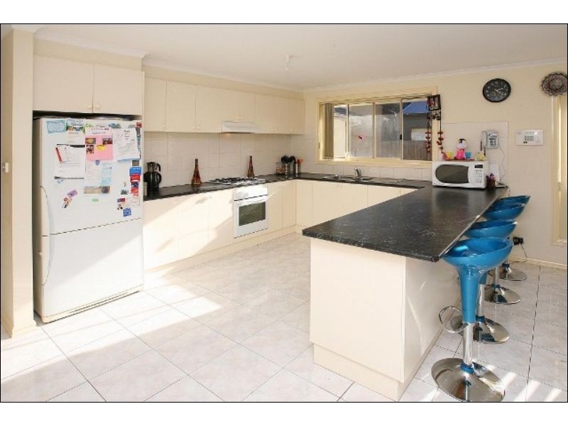 22 University Drive, Taylors Hill VIC 3037