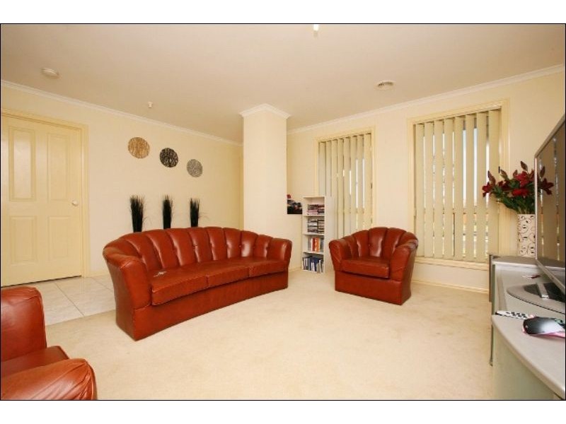 22 University Drive, Taylors Hill VIC 3037