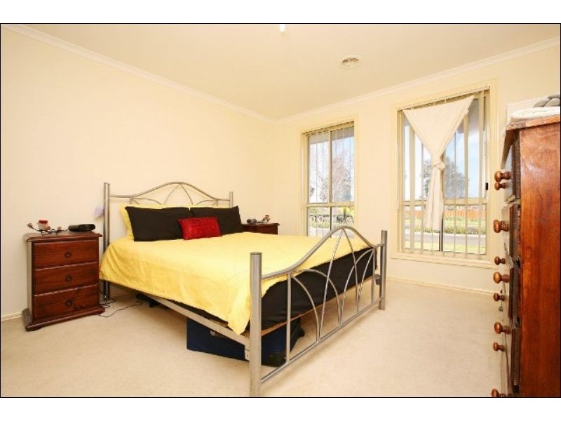 22 University Drive, Taylors Hill VIC 3037