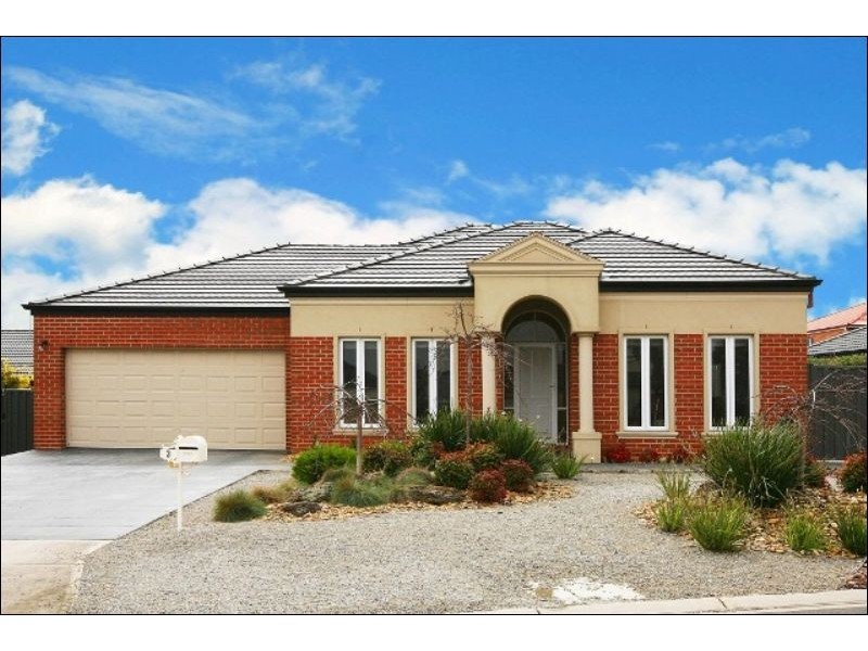3 Pro Hart Way, Caroline Springs VIC 3023