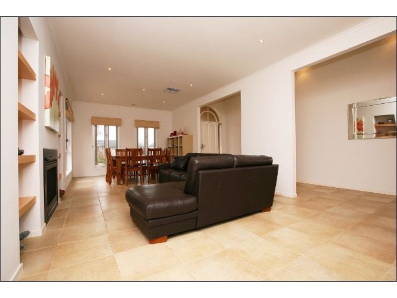 3 Pro Hart Way, Caroline Springs VIC 3023