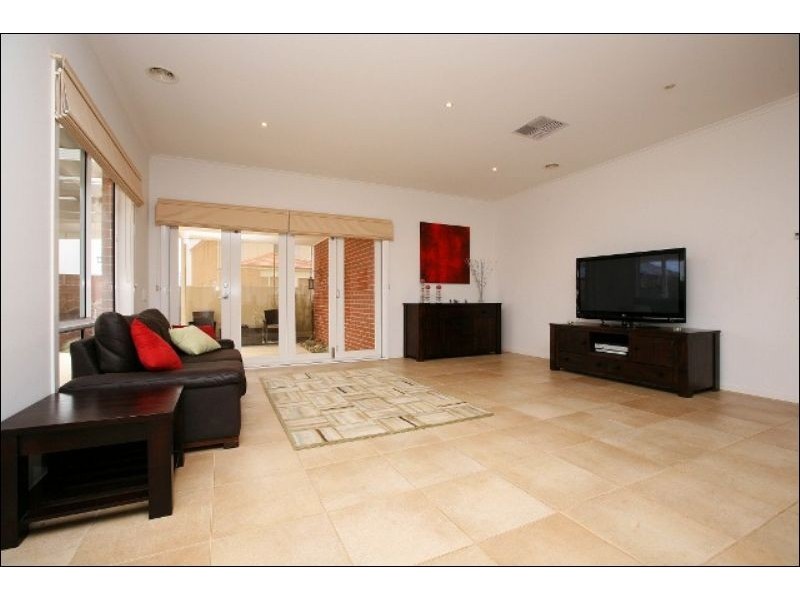 3 Pro Hart Way, Caroline Springs VIC 3023