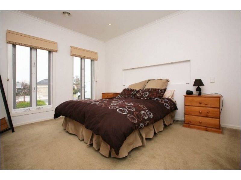 3 Pro Hart Way, Caroline Springs VIC 3023