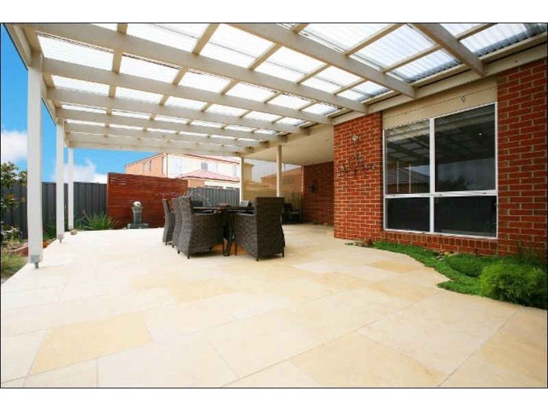 3 Pro Hart Way, Caroline Springs VIC 3023