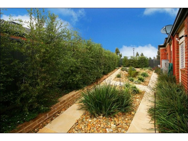 3 Pro Hart Way, Caroline Springs VIC 3023