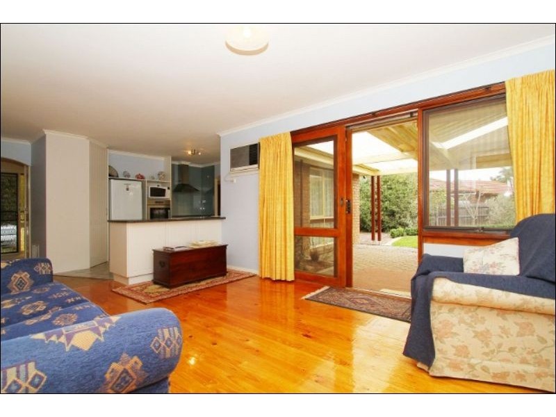 7 Innes Court, Taylors Lakes VIC 3038