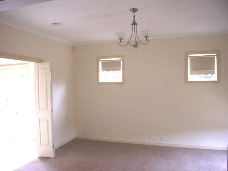 2/4 Hyperno Court, Keilor Downs VIC 3038