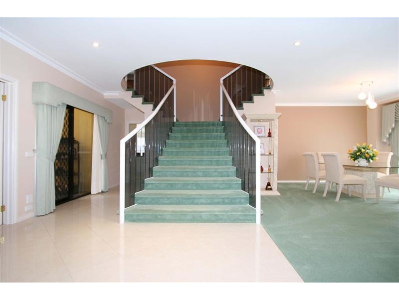 6 Melfin Drive, Hillside VIC 3037