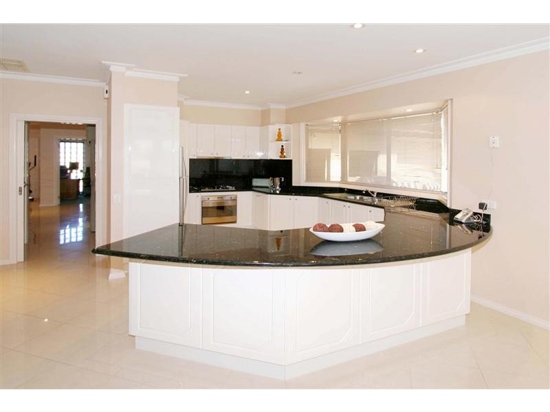 6 Melfin Drive, Hillside VIC 3037