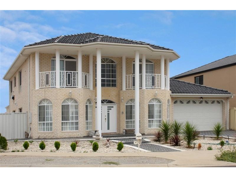 10 Webb Avenue, Taylors Hill VIC 3037