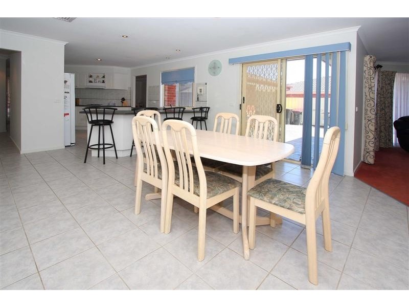 76 Allenby Road, Hillside VIC 3037