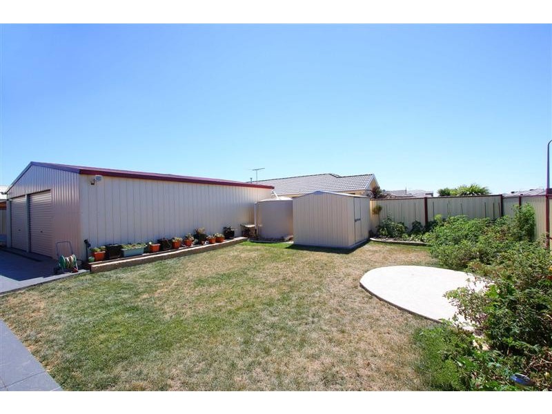 76 Allenby Road, Hillside VIC 3037