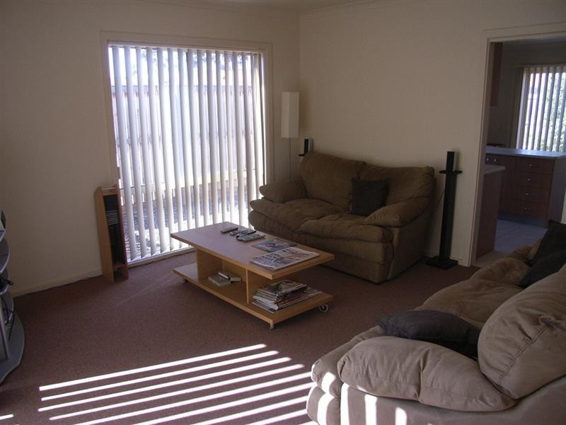 1 Tintern Loop, Hillside VIC 3037