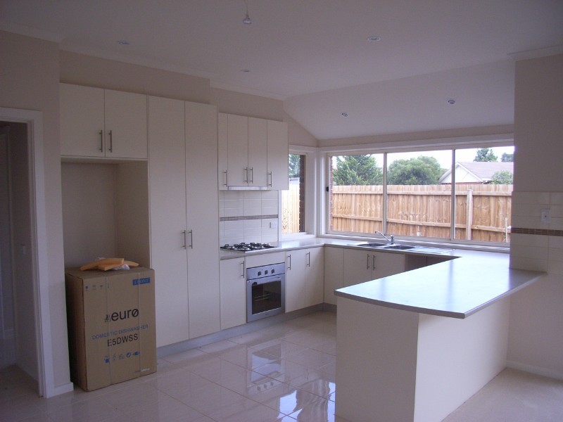 4/1a Thorogood Court, Taylors Lakes VIC 3038