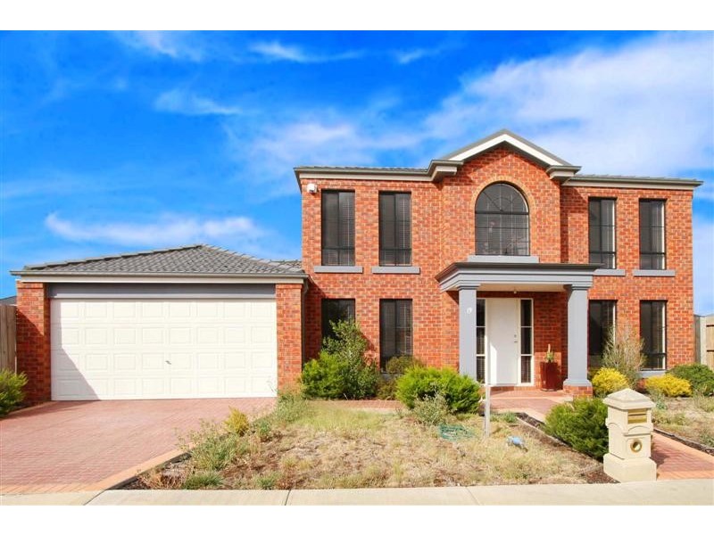 19 Dorcas Lane, Taylors Hill VIC 3037