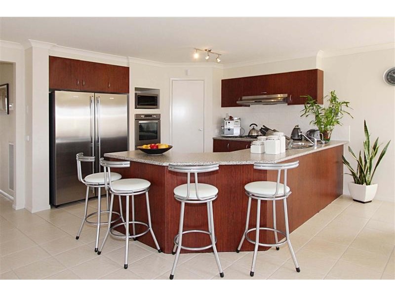 19 Dorcas Lane, Taylors Hill VIC 3037