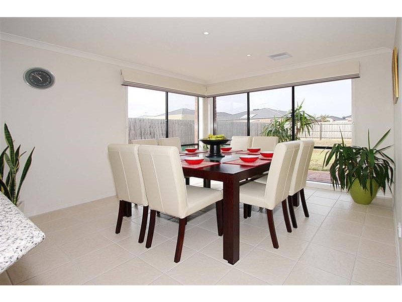 19 Dorcas Lane, Taylors Hill VIC 3037