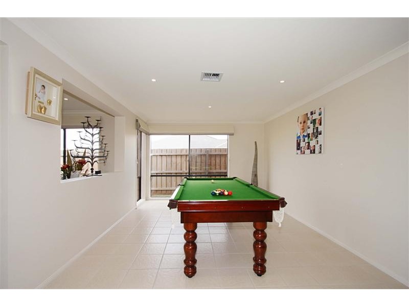 19 Dorcas Lane, Taylors Hill VIC 3037